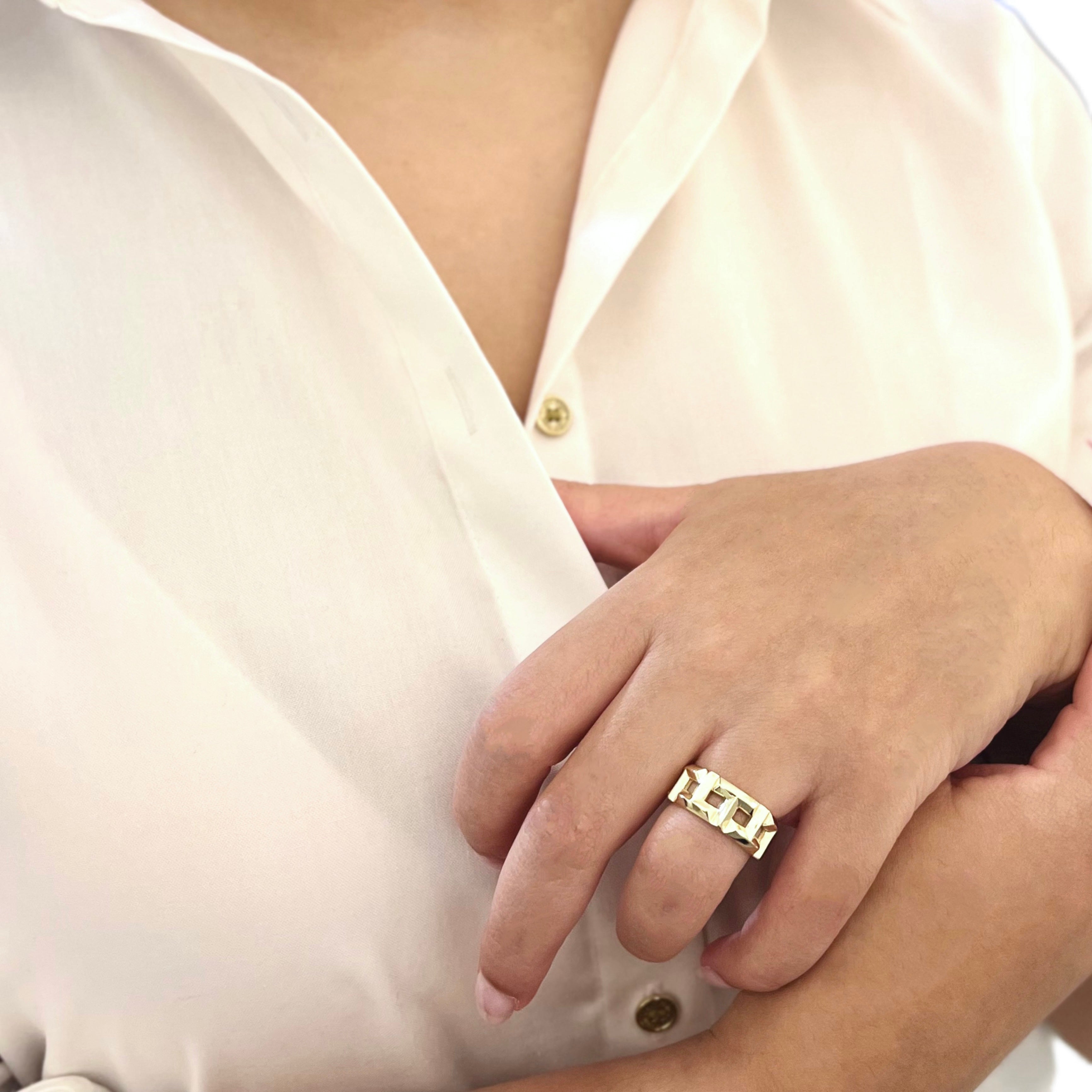 Anillo T de oro amarillo de 14 k