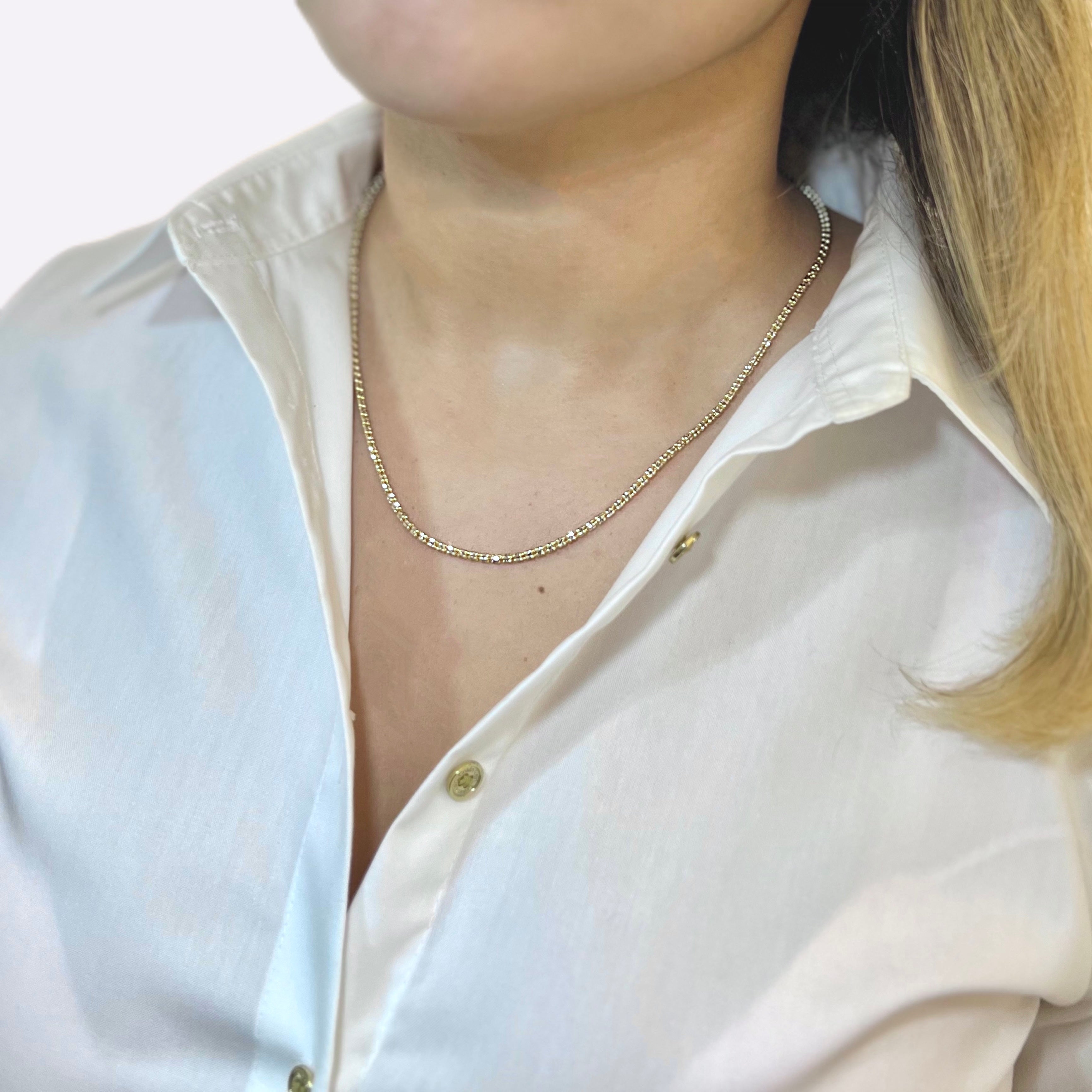 Collar de cadena con talla de diamante en oro amarillo de 14 quilates